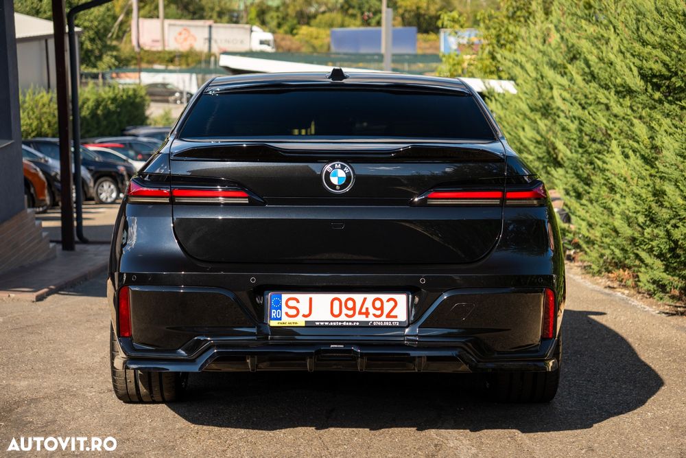 BMW Seria 7 - 11