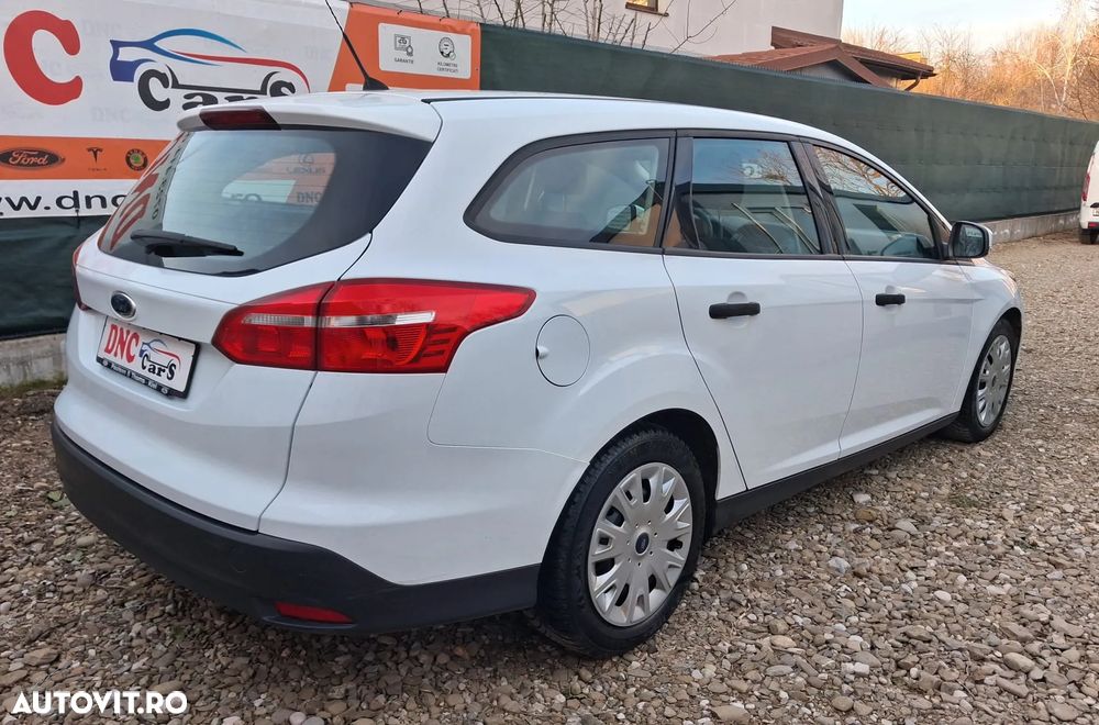 Ford Focus 1.5 TDCi DPF Start-Stopp-System Ambiente - 13