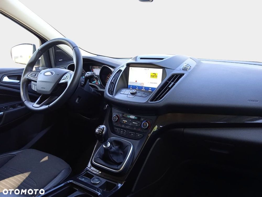 Ford Kuga 1.5 EcoBoost 2x4 Titanium - 35