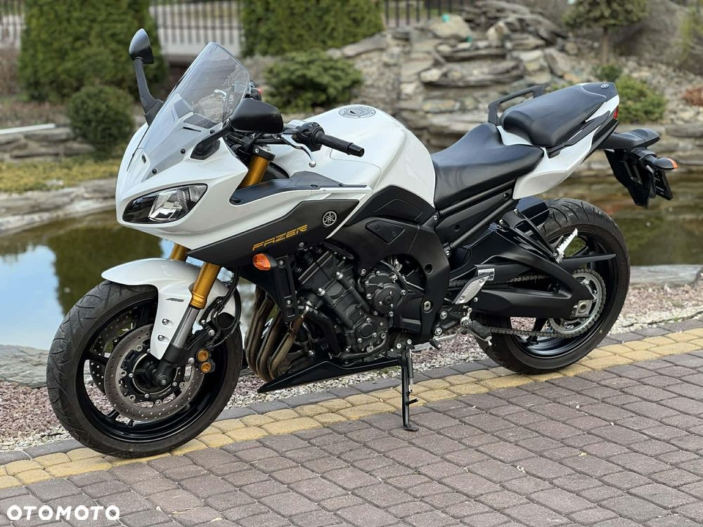 Yamaha FZ8 - 11