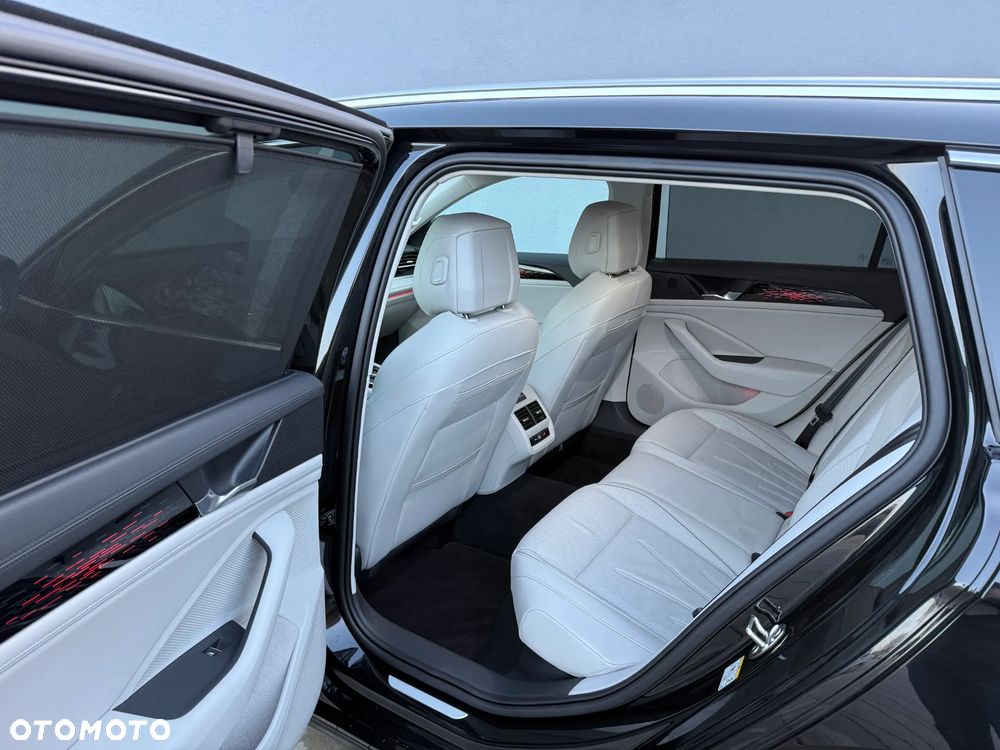 Volkswagen Passat 2.0 TDI SCR Elegance DSG - 15