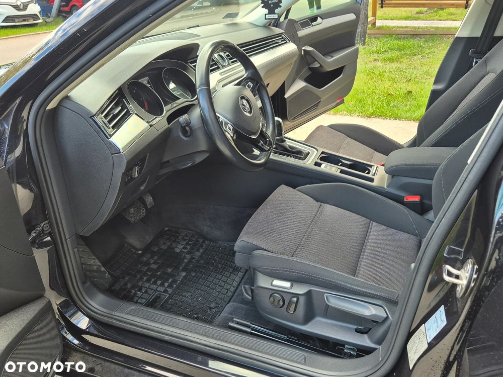Volkswagen Passat 2.0 TDI (BlueMotion Technology) DSG Comfortline - 11
