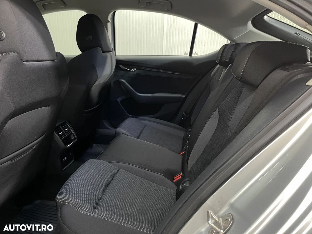 Skoda Octavia 2.0 TDI Ambition - 11