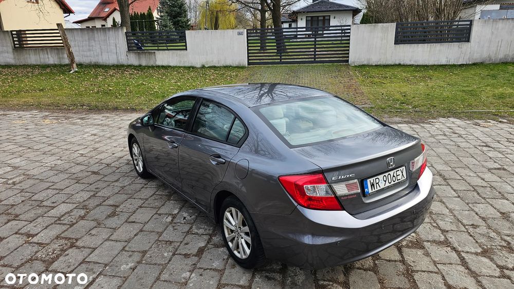 Honda Civic 1.8 Executive - 26
