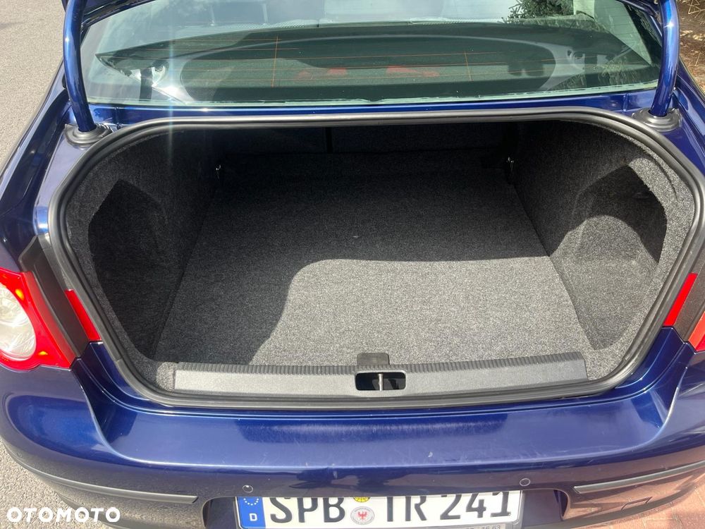 Volkswagen Passat - 8