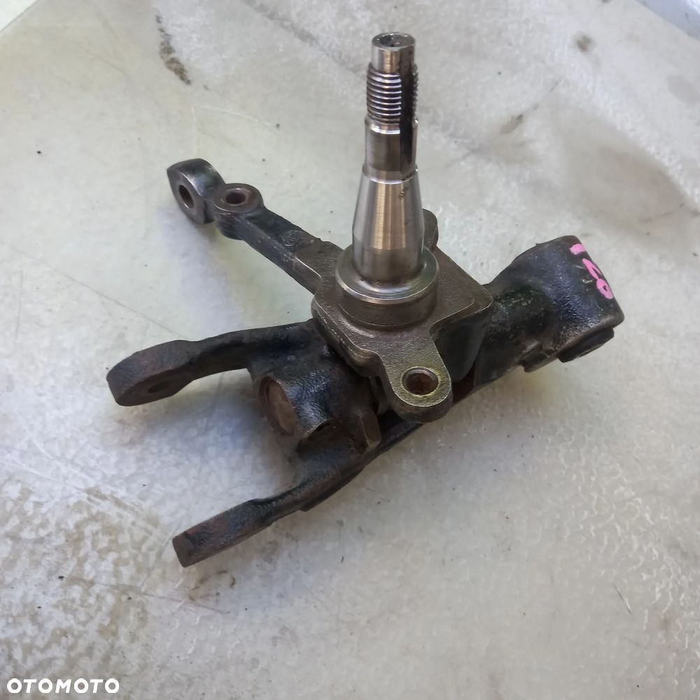 zwrotnica piasta zawieszenie czop przód fiat 126p maluch oryginał - 1
