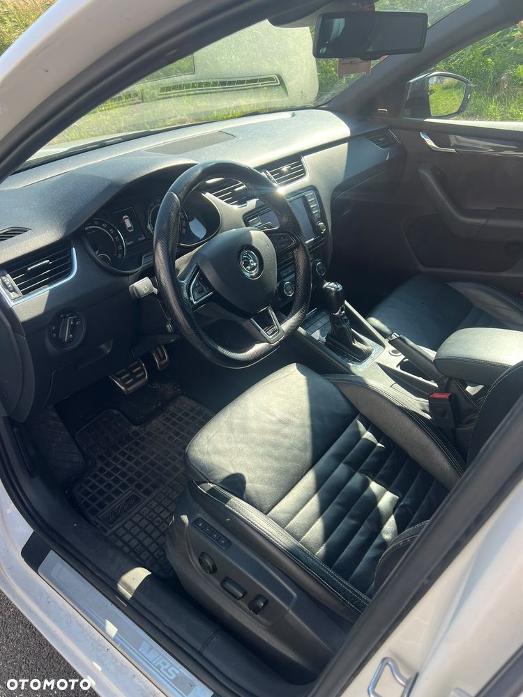 Skoda Octavia 2.0 TDI DSG RS - 9
