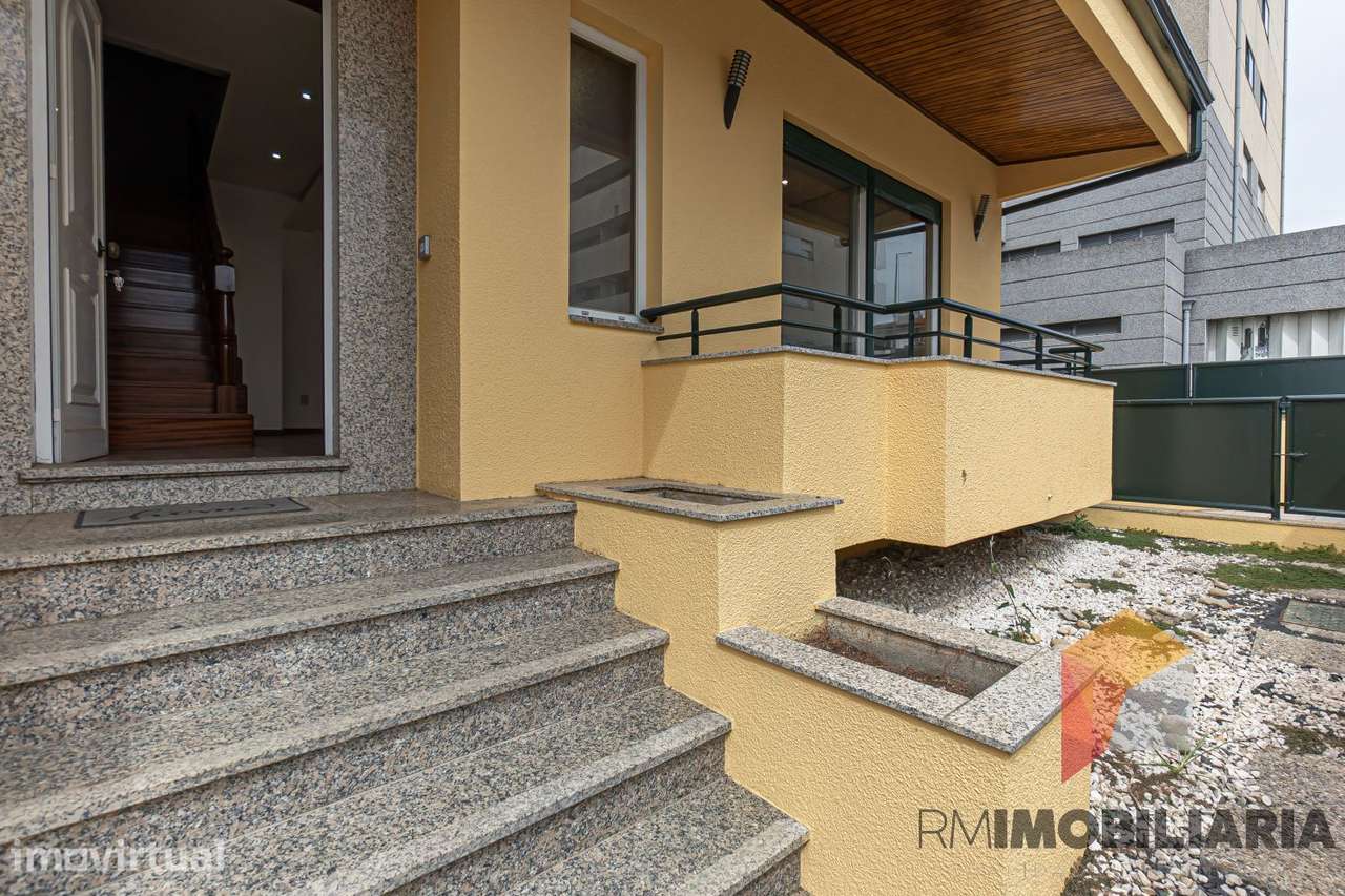Moradia T4 em Fânzeres - Grande imagem: 2/57