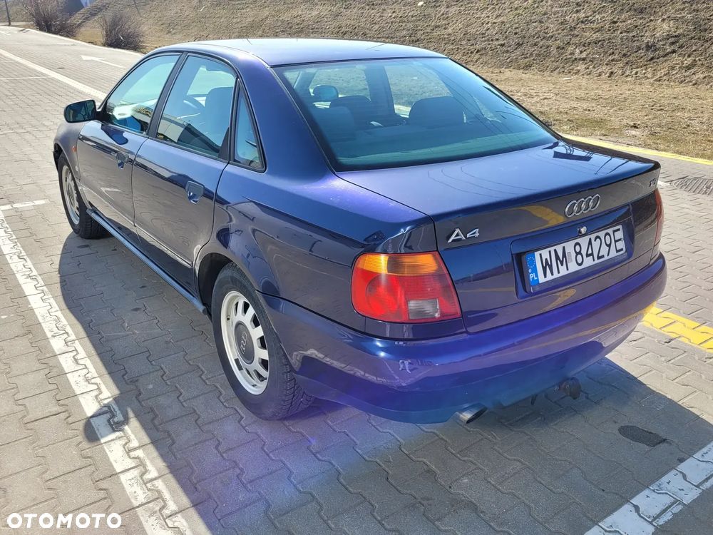 Audi A4 Limousine 1.8 - 7