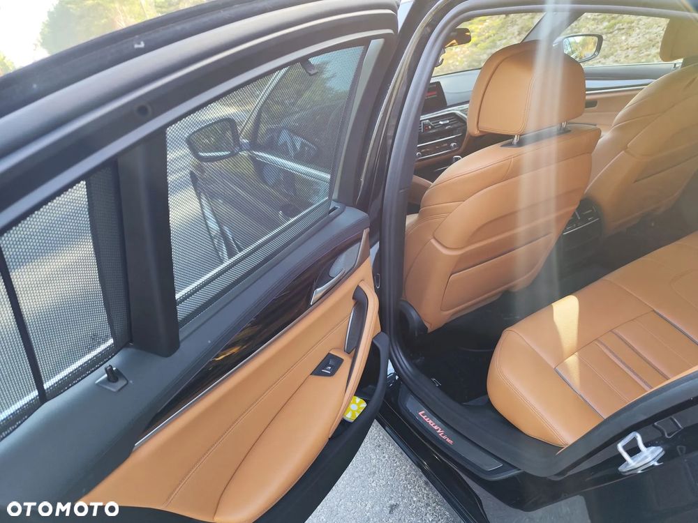 BMW Seria 5 530i xDrive Luxury Line sport - 18