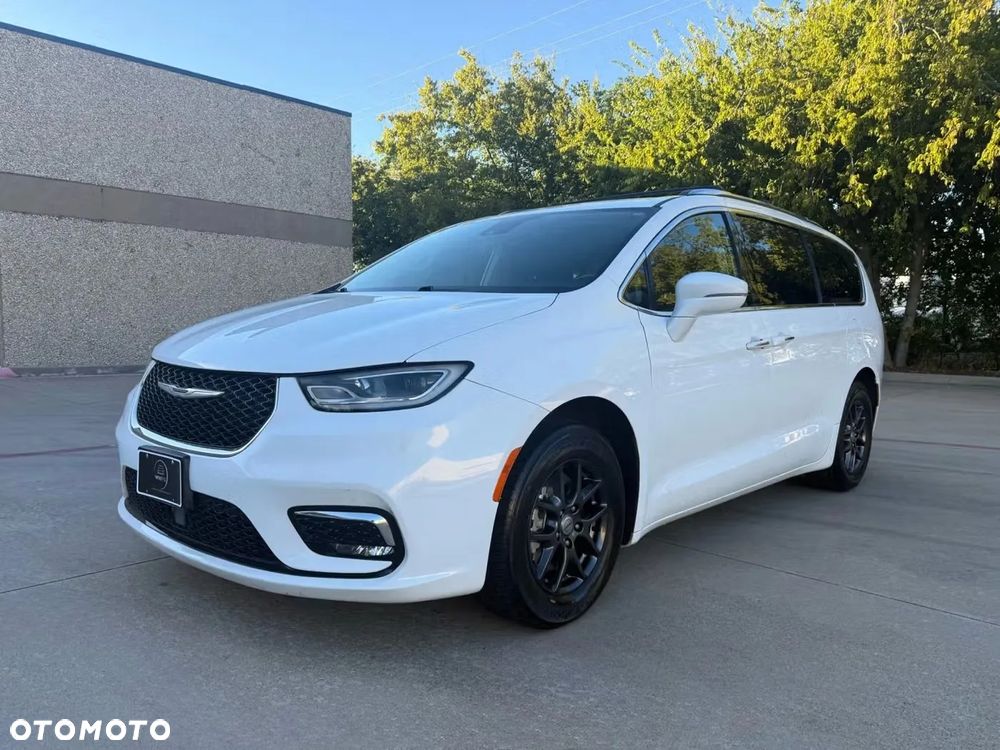 Chrysler Pacifica - 1