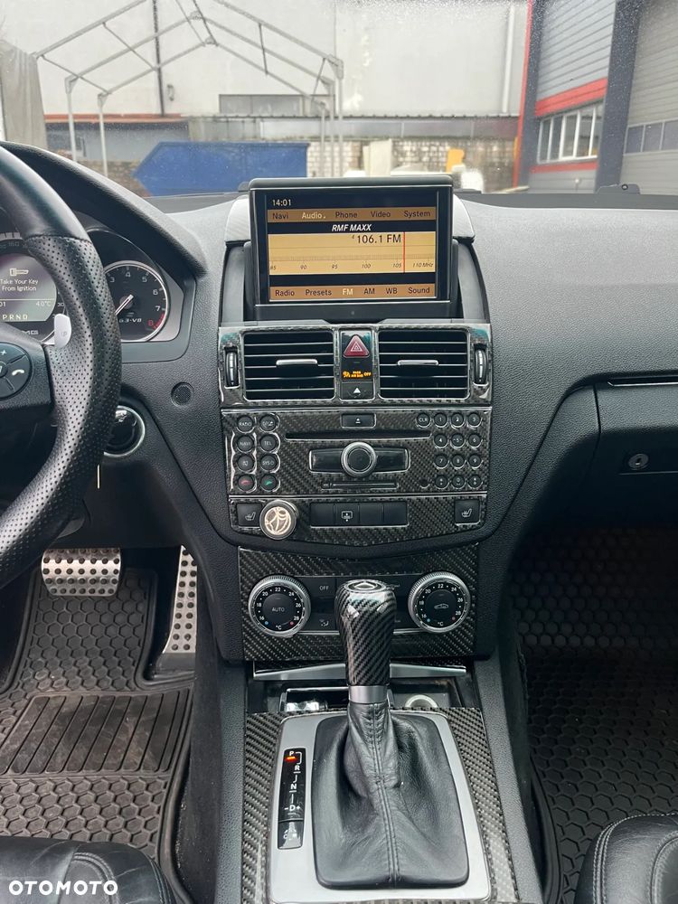 Mercedes-Benz Klasa C 63 AMG - 12