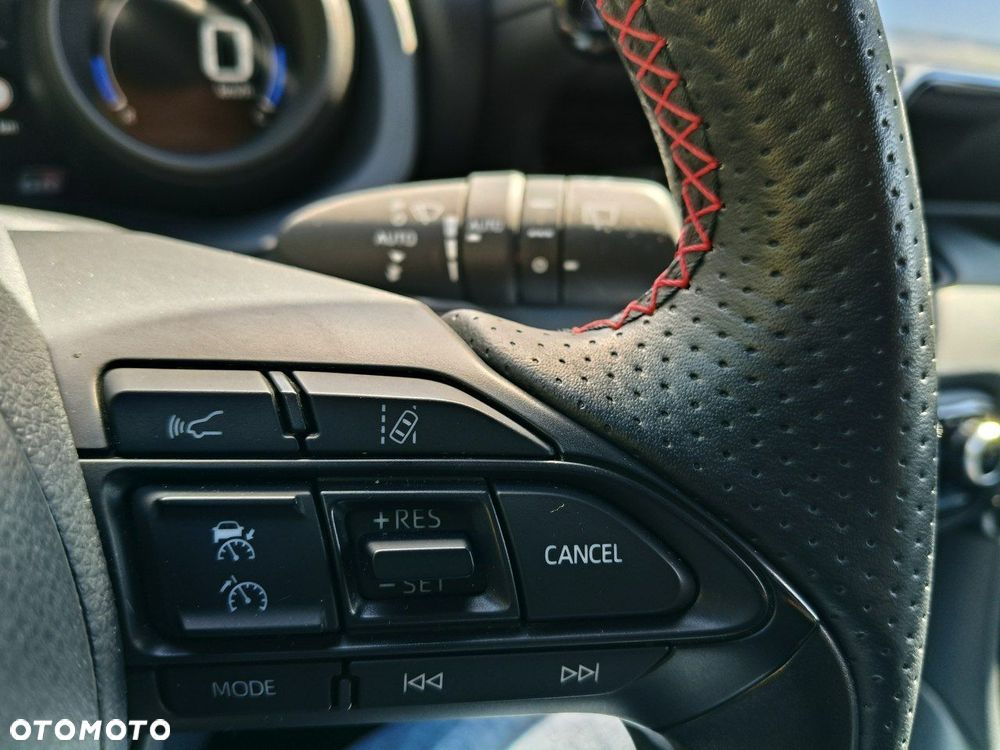 Toyota Yaris - 25