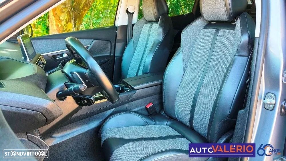 Peugeot 3008 1.5 BlueHDi Allure EAT8 - 8