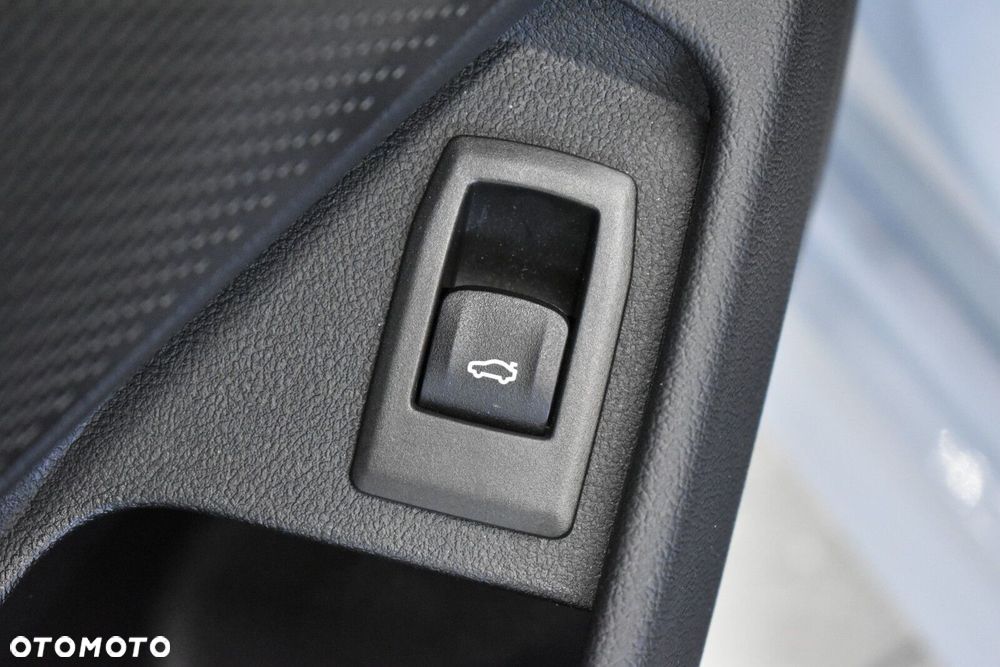 BMW Seria 3 320d xDrive mHEV M Sport - 9