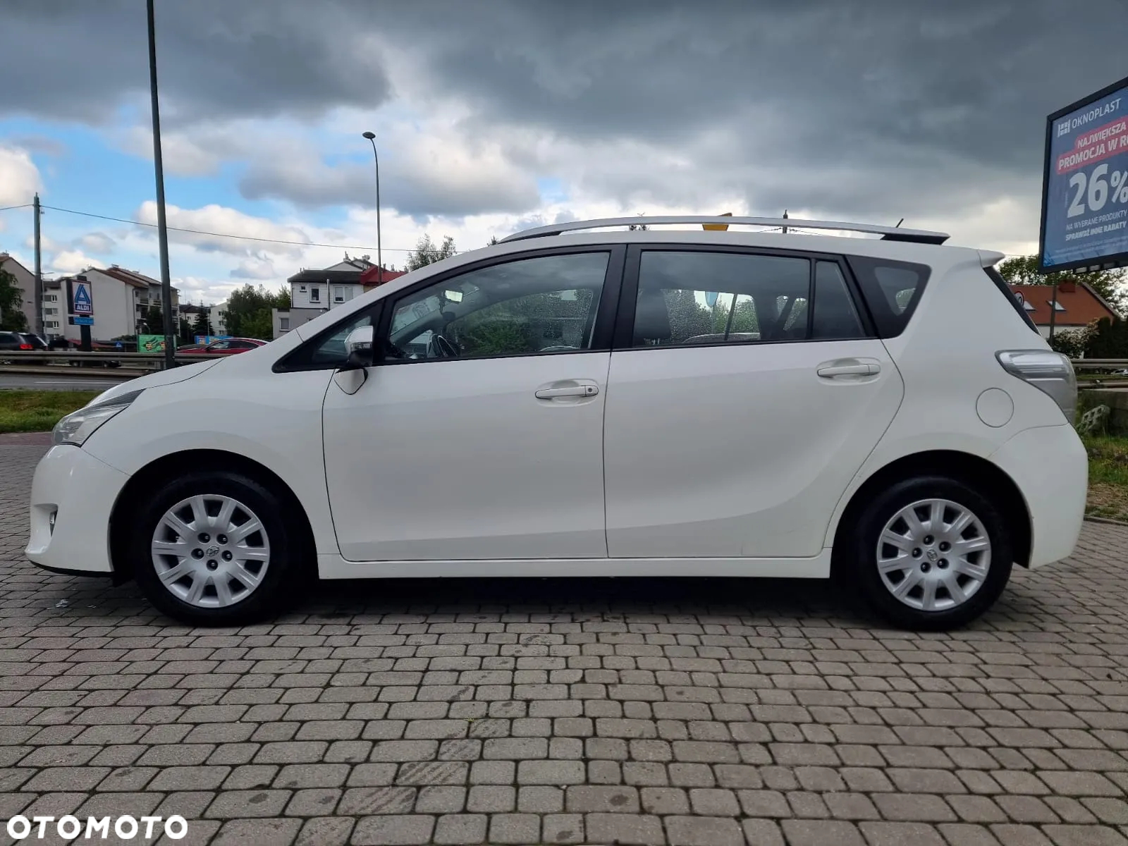 Toyota Verso 2.0 D-4D Premium - 16
