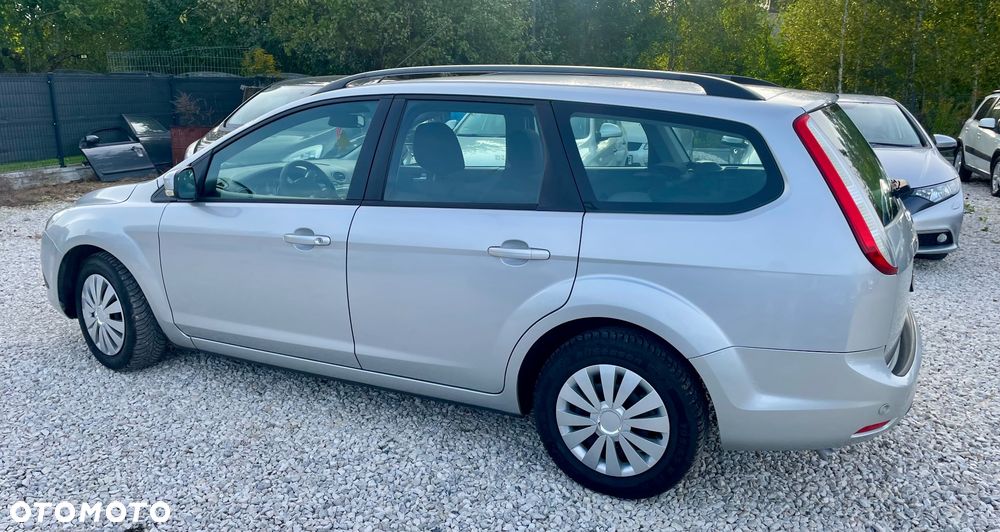 Ford Focus 1.6 16V Fun - 10