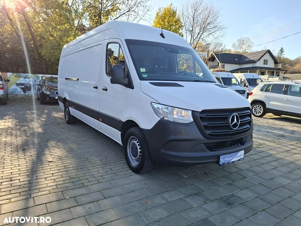 Mercedes-Benz Sprinter - 2
