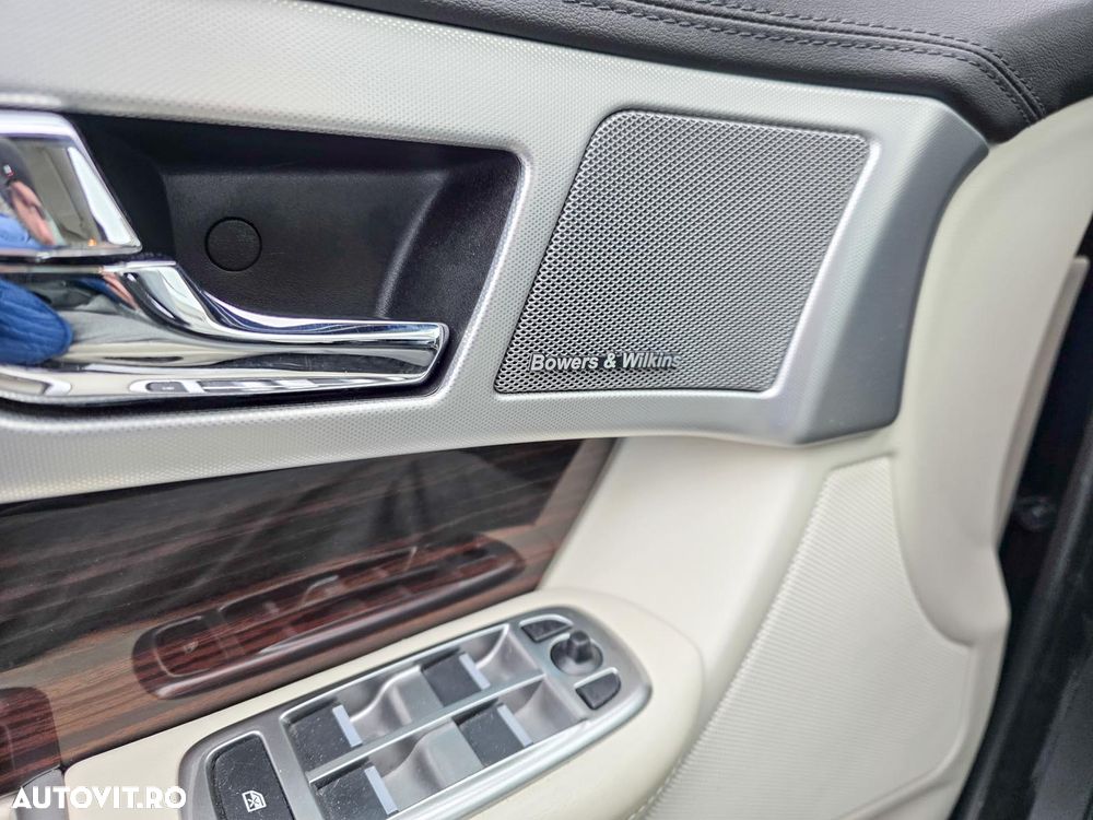 Jaguar XF 2.0 Turbo - 27