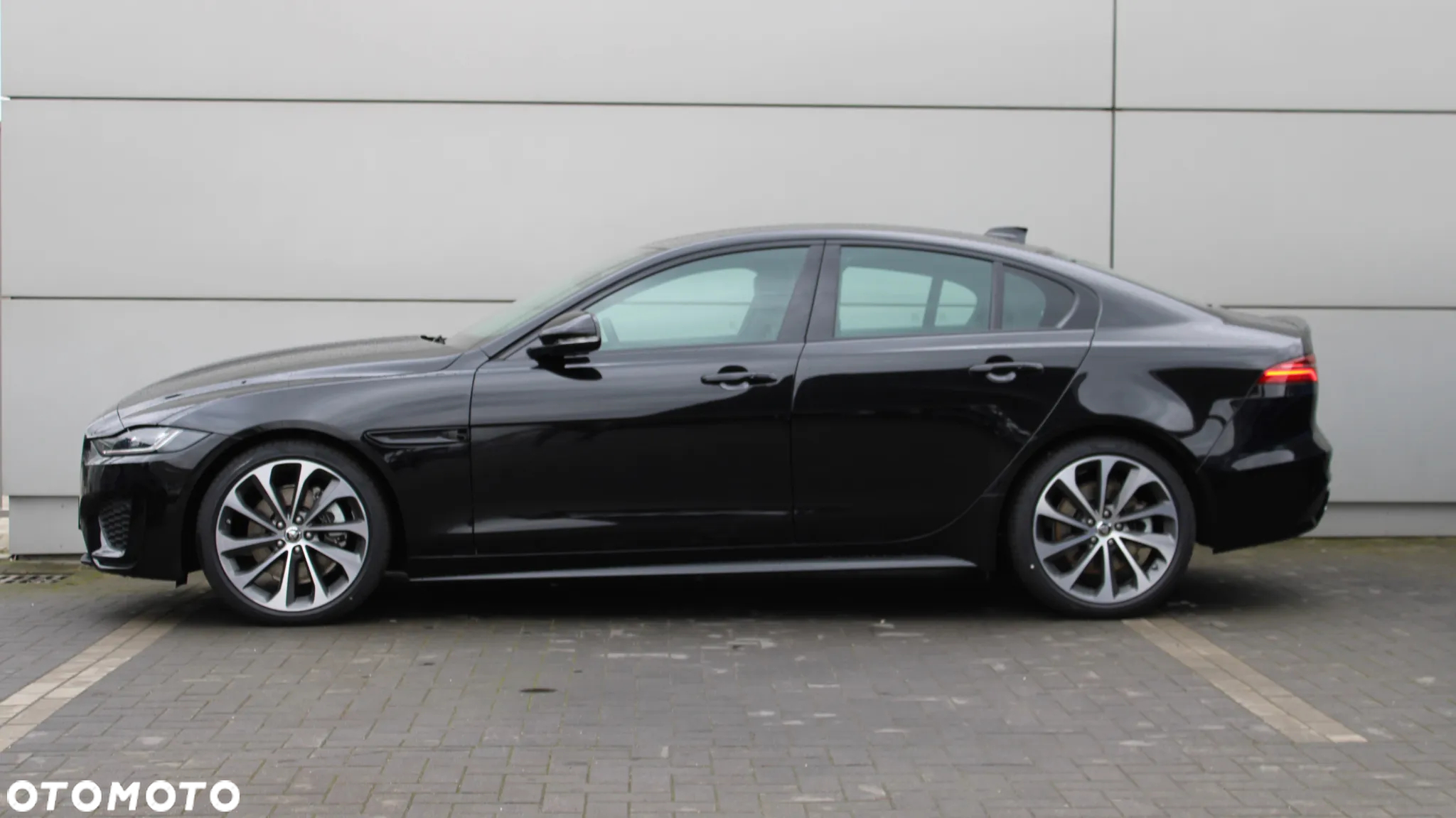 Jaguar XE - 7