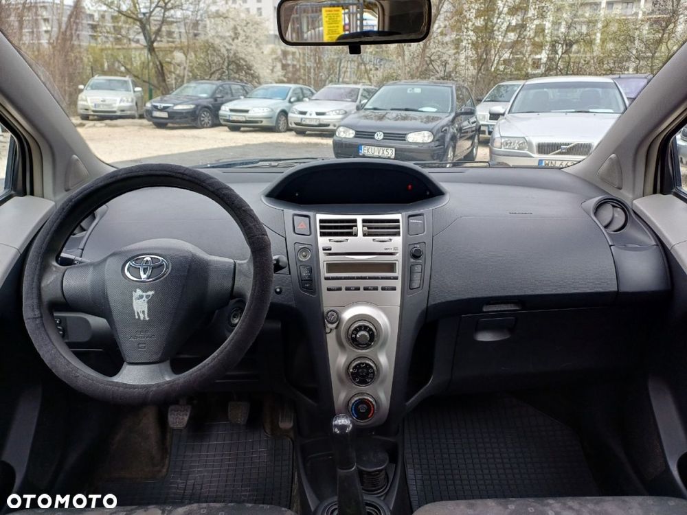 Toyota Yaris - 8