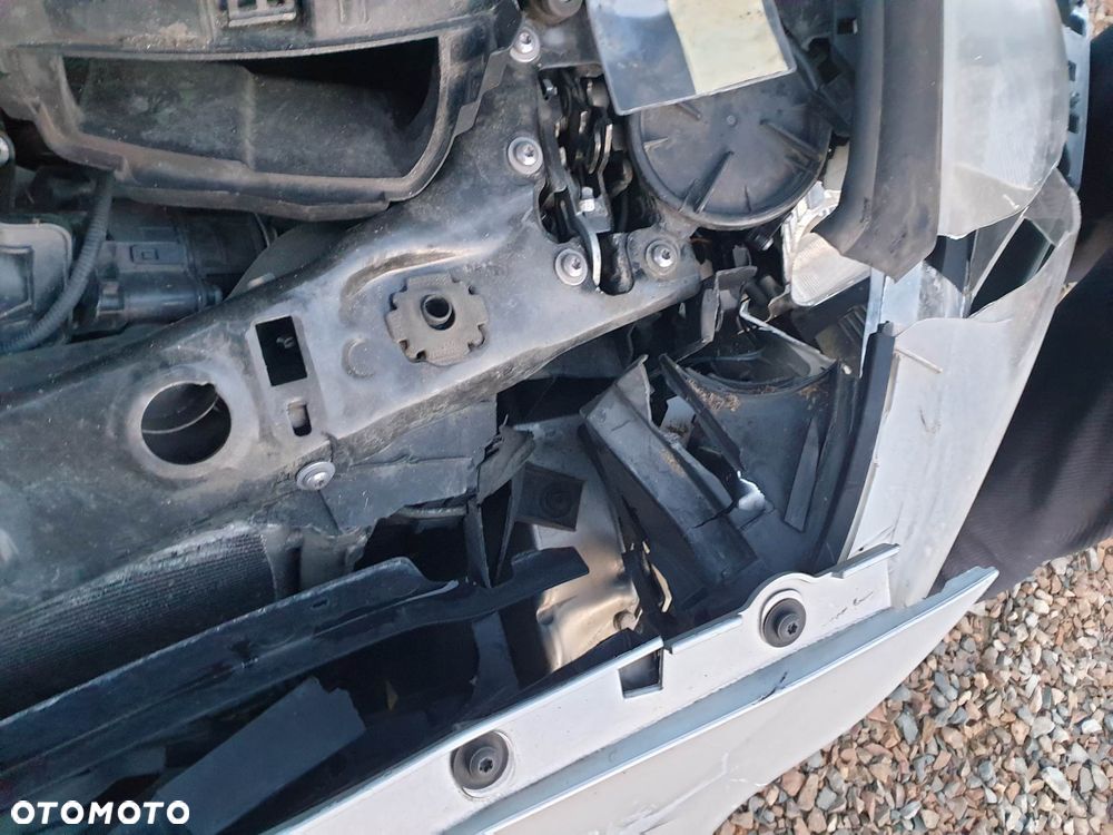 BMW Seria 2 216d - 22