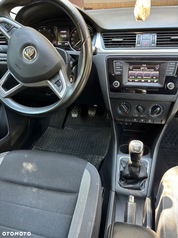 Skoda RAPID 1.2 TSI Ambition - 4