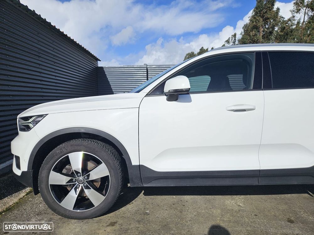 Volvo XC 40 D4 AWD Geartronic Momentum Pro - 13