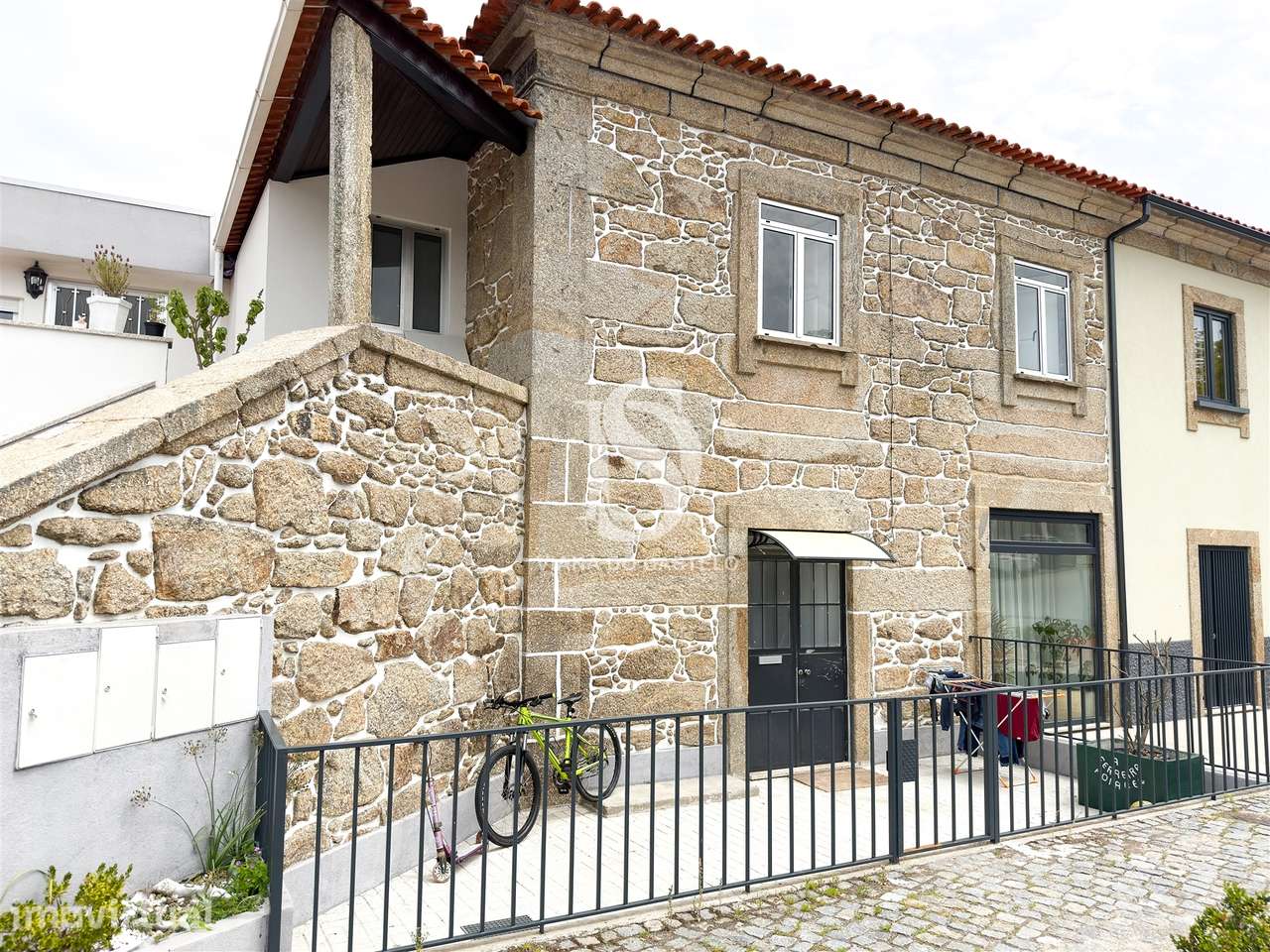 Andar moradia T2 totalmente remodelado - Barroselas - Grande imagem: 2/23