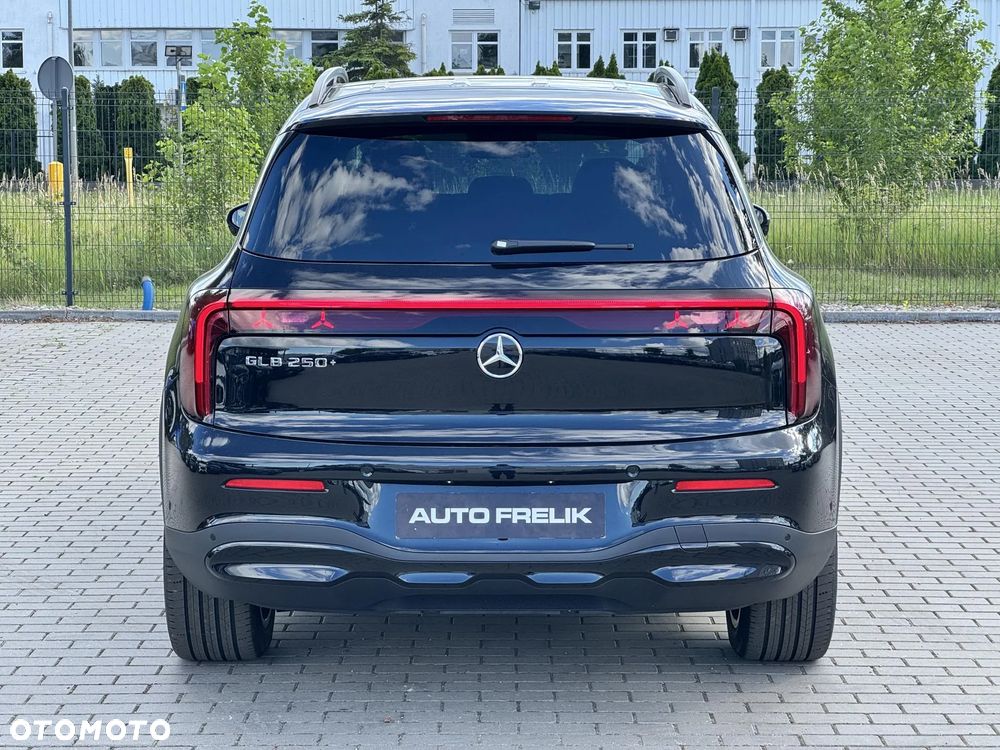 Mercedes-Benz GLB 250+ EQ 85kWh - 11