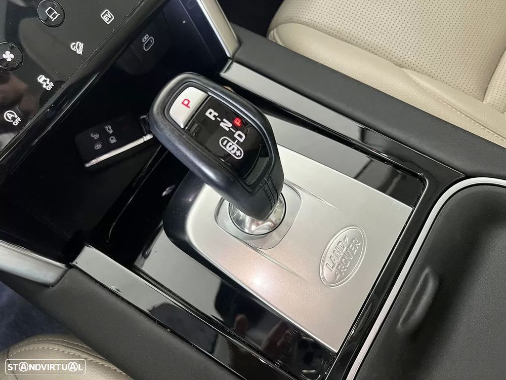 Land Rover Discovery Sport 1.5 I3 P300e AWD SE - 16
