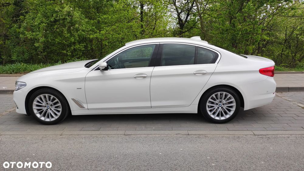 BMW Seria 5 520d xDrive Luxury Line - 2
