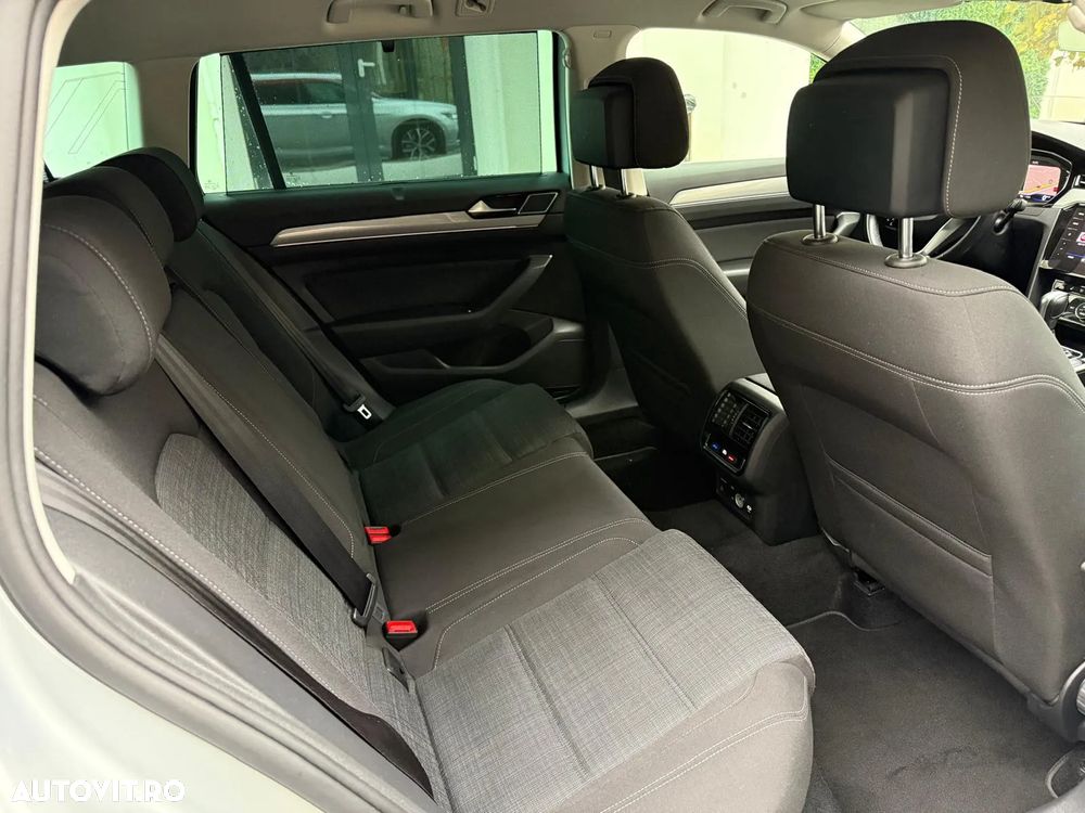 Volkswagen Passat Variant 2.0 TDI SCR DSG Business - 6