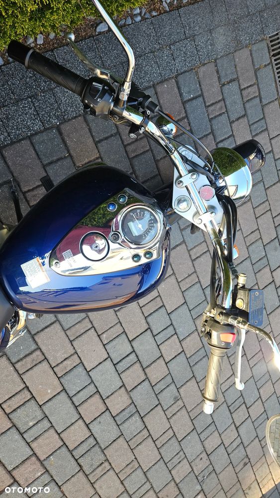 Suzuki Intruder - 35