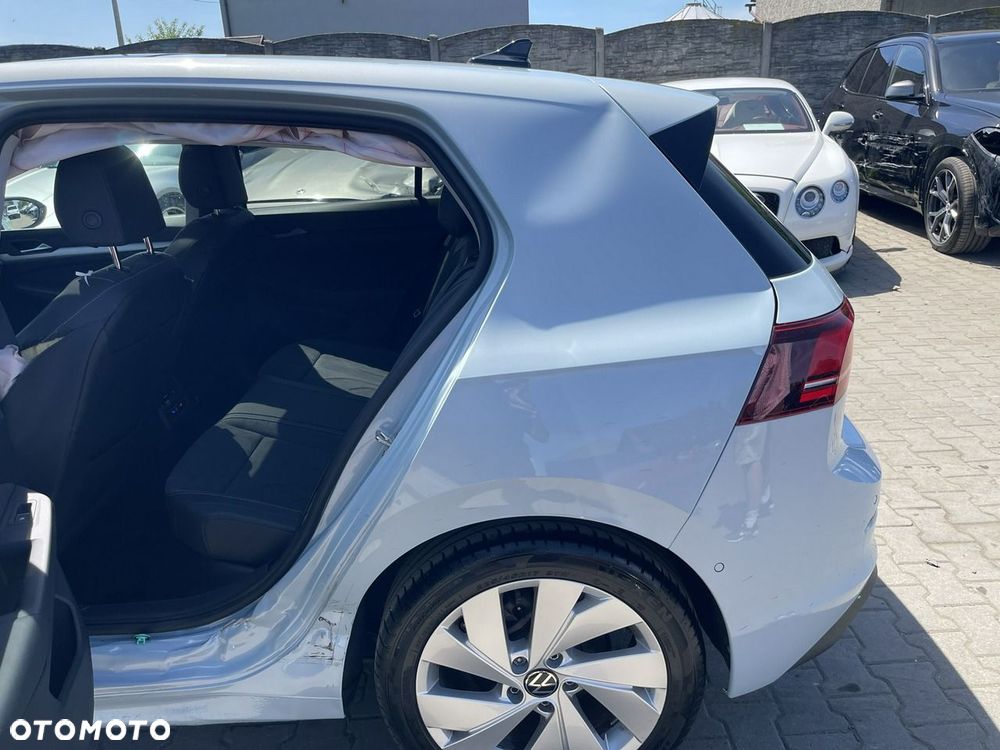 Volkswagen Golf 1.5 eTSI mHEV Life DSG - 8