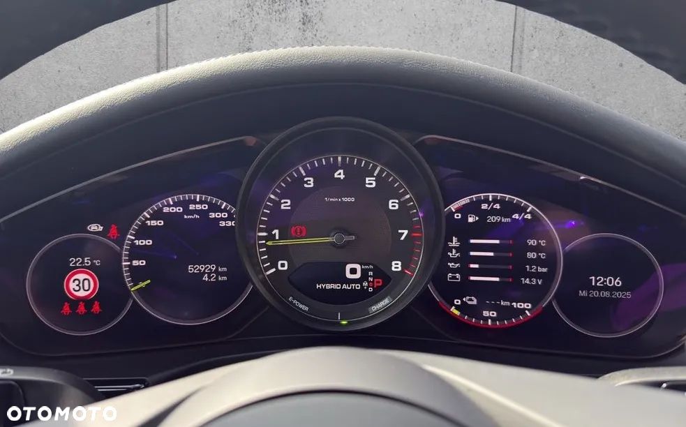 Porsche Panamera 4S E-Hybrid - 12