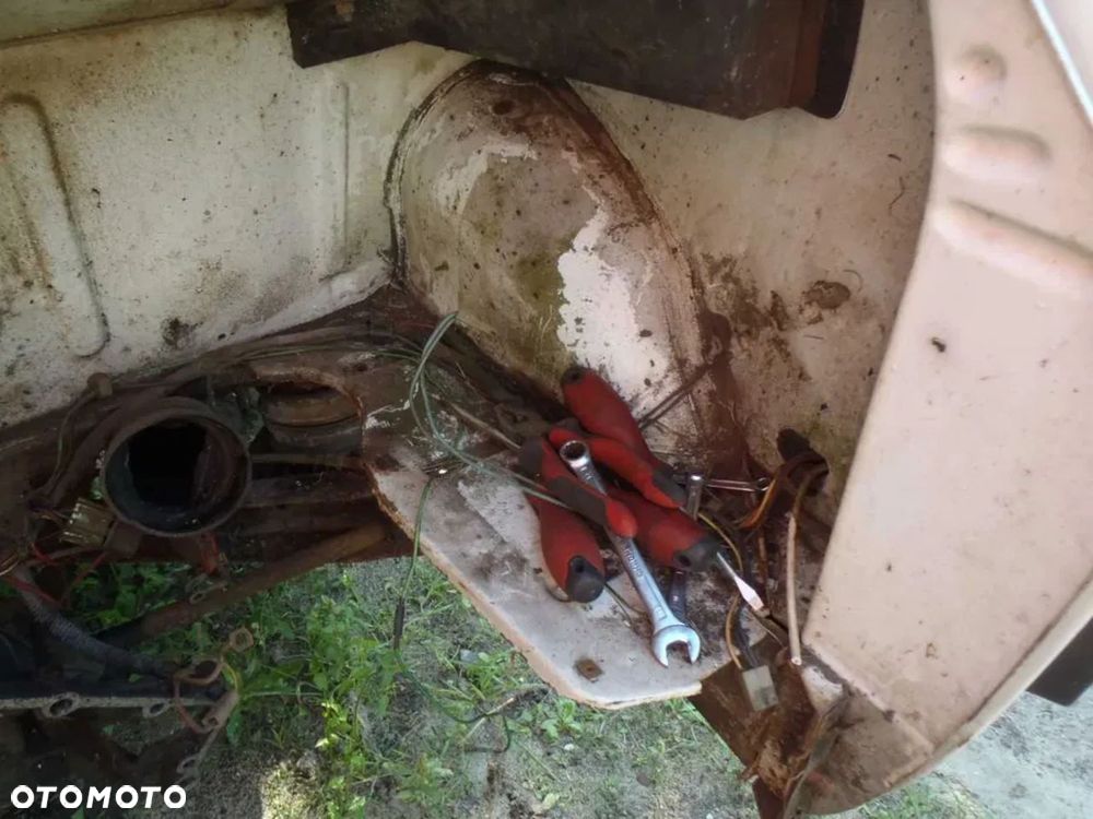 błotnik poszycie okular lampy tył ściana karoseria buda 126p maluch FL ST 89R - 3