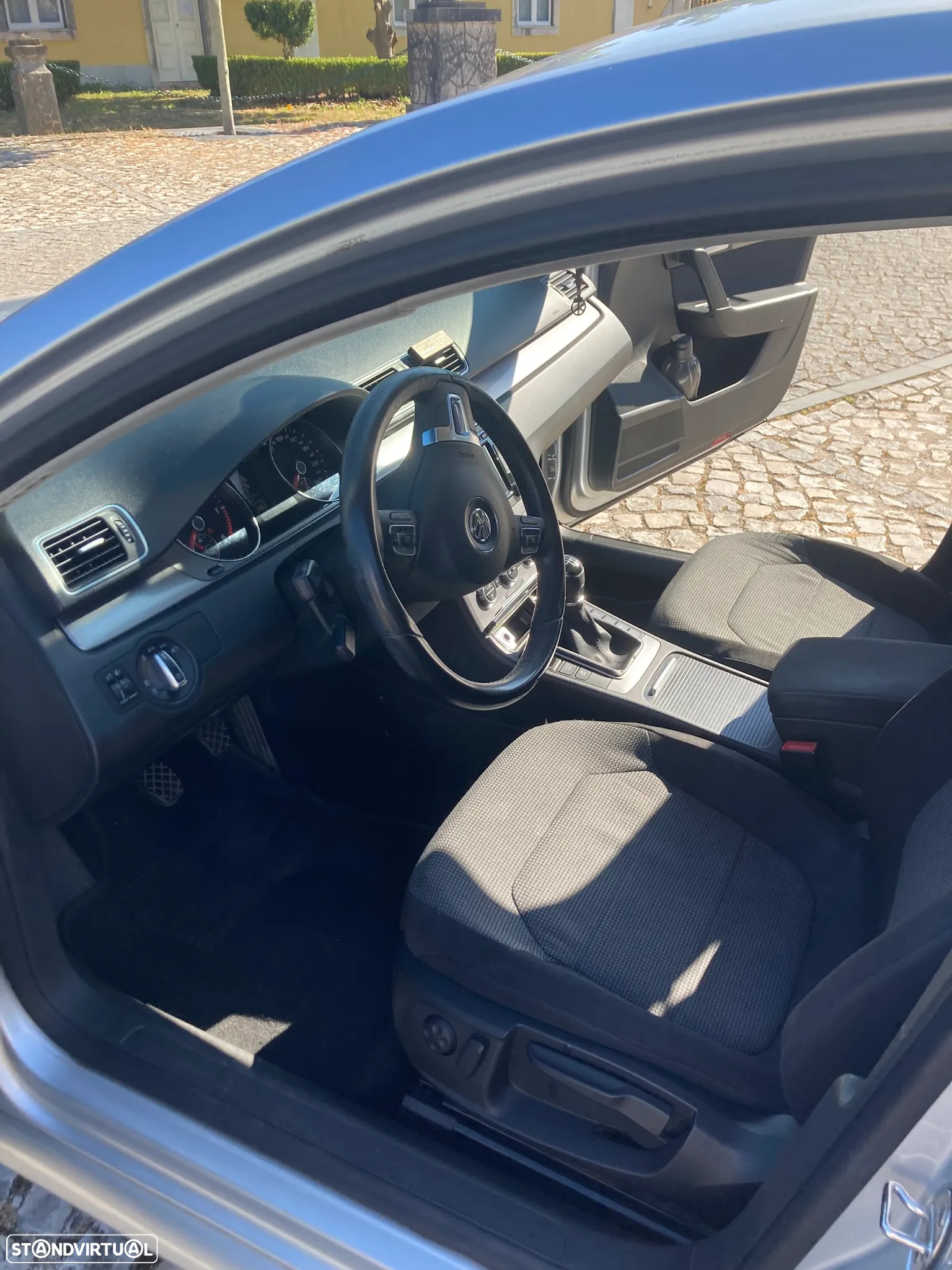 VW Passat 1.6 TDI BlueMotion - 8