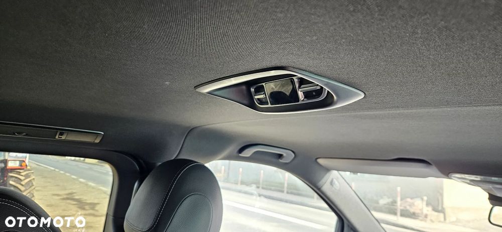 Mercedes-Benz Klasa V - 16