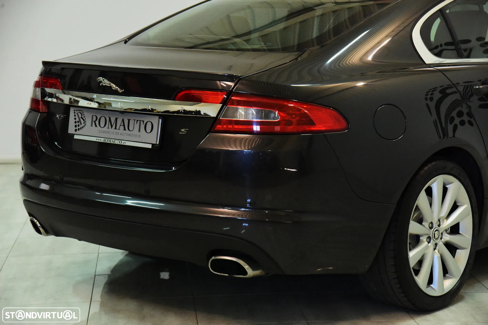 Jaguar XF 3.0 D V6 S Luxury - 6