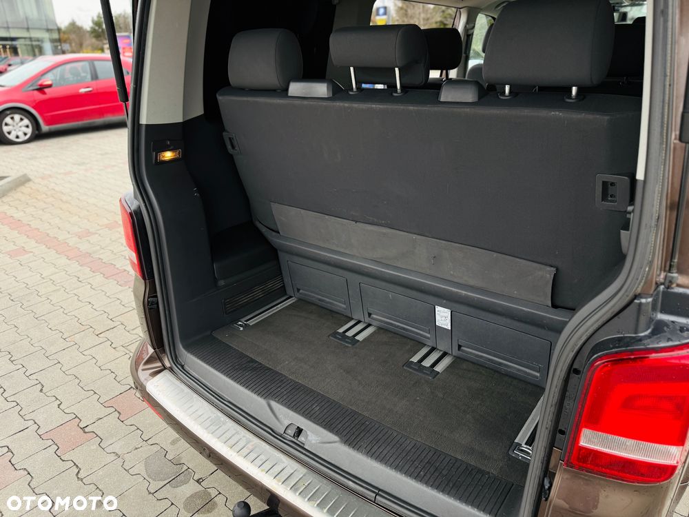 Volkswagen Multivan - 13