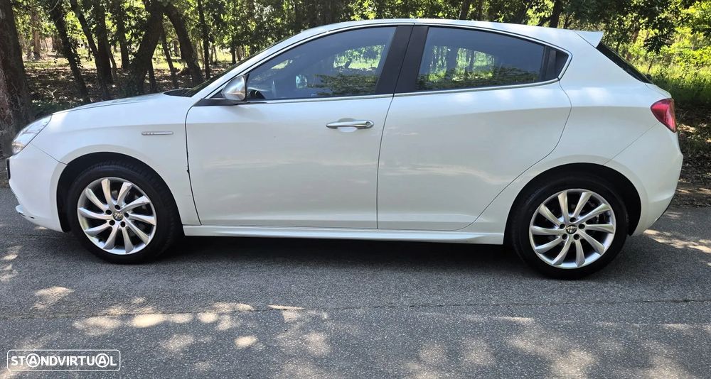 Alfa Romeo Giulietta 2.0 JTDM Distinctive - 4