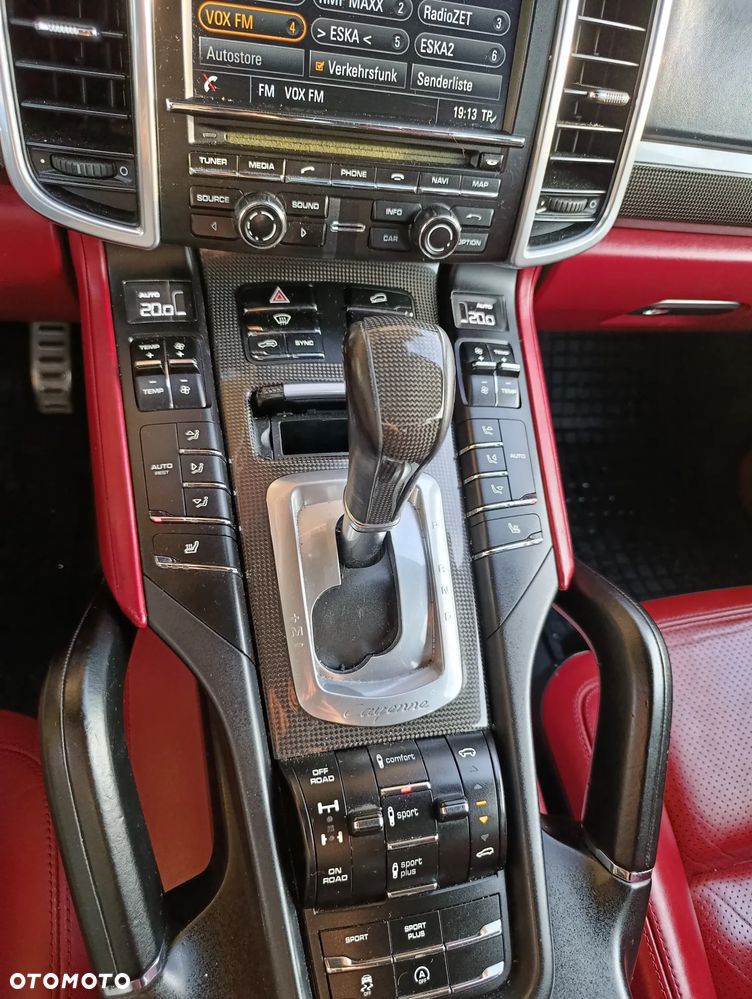 Porsche Cayenne S Diesel Platinum Edition - 22