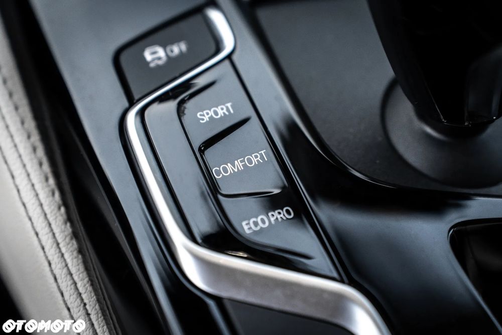 BMW Seria 5 520d Luxury Line - 10