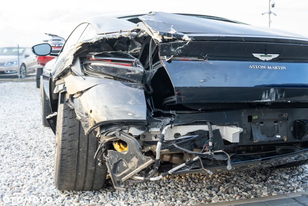 Aston Martin DB11 Standard - 19