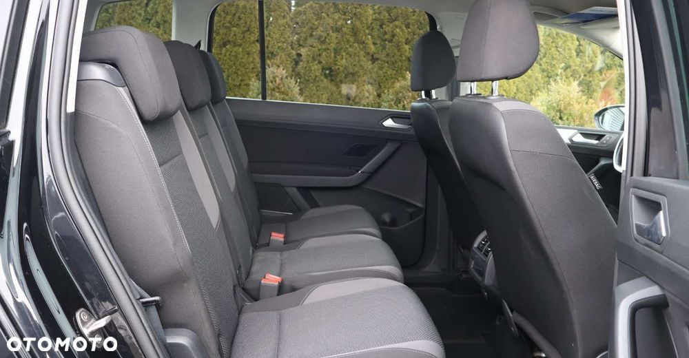 Volkswagen Touran - 16