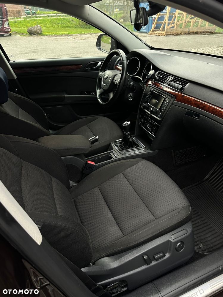 Skoda Superb 2.0 TDI Elegance - 11