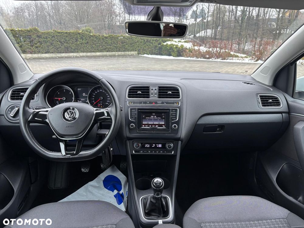 Volkswagen Polo 1.4 TDI Blue Motion Technology Lounge - 19