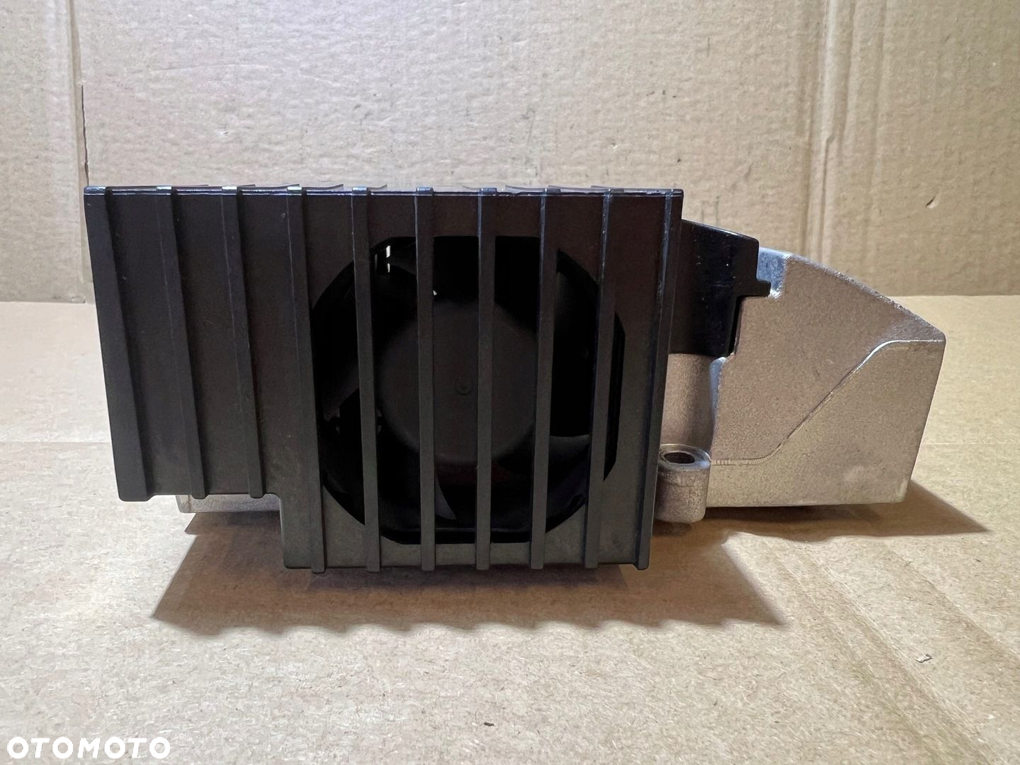 AUDI A8 D3 WZMACNIACZ BOSE 4E0035223F - 6