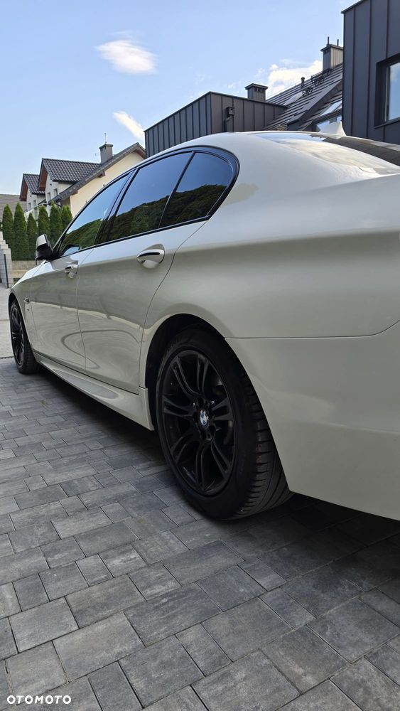 BMW Seria 5 525d xDrive - 3